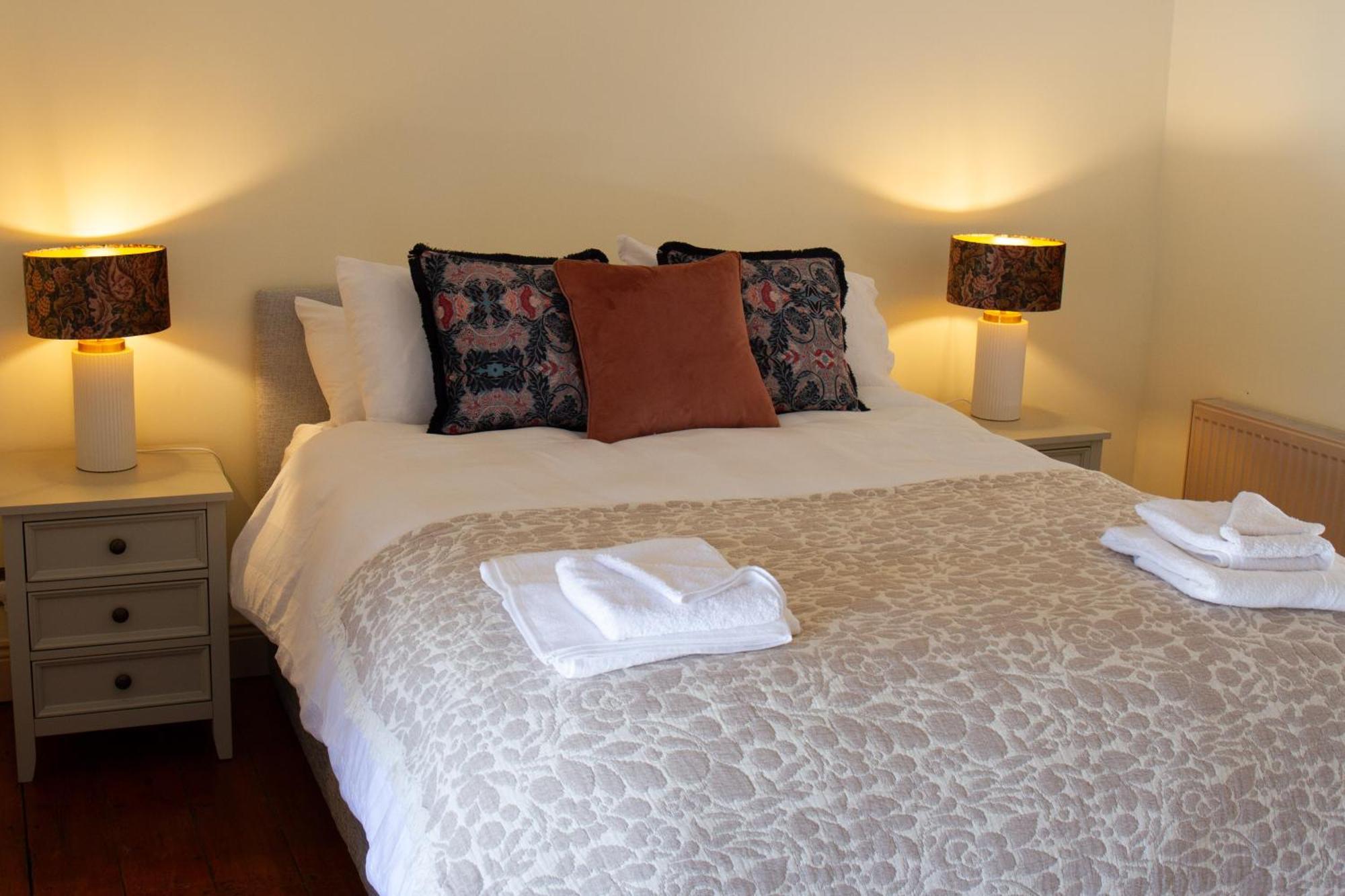 Hill House Lodge Sleeps 6 Overlooking The Rock Of Cashel Cashel  Extérieur photo